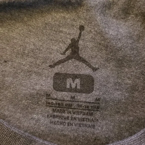 EUC boys Nike Jordan basketball t-shirt medium - Picture 5 of 8